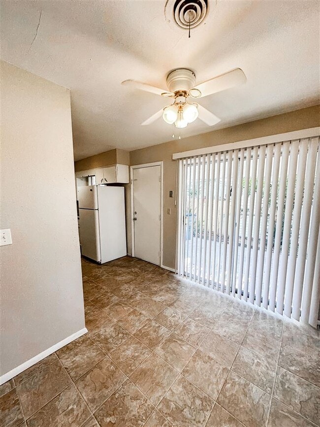 Photo - 430 NW Mission Blvd