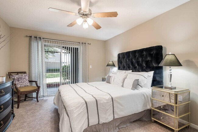 Photo - Parkway at Hunters Creek