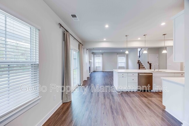 317 Wyandot Wy