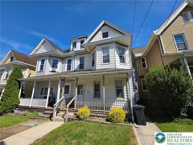 Photo - 1215 Bushkill St House