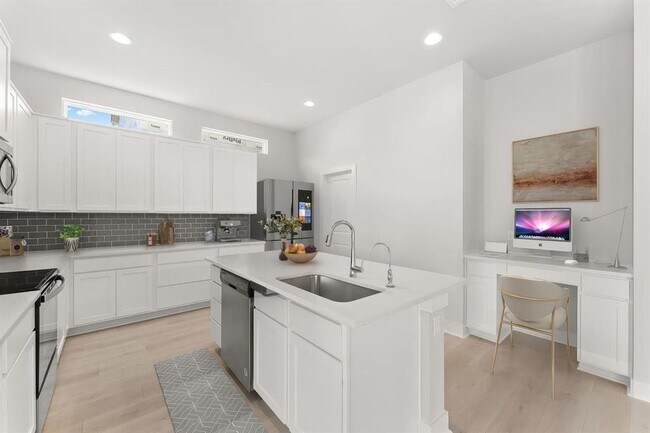 Photo - 2200 Grenache Dr