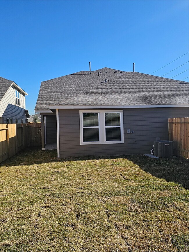 Photo - 5207 Shallowhurst Ln