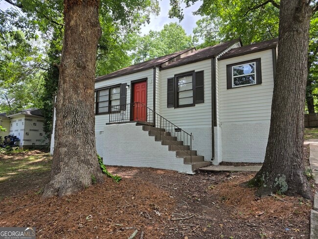 Building Photo - 1336 Wichita Dr SW