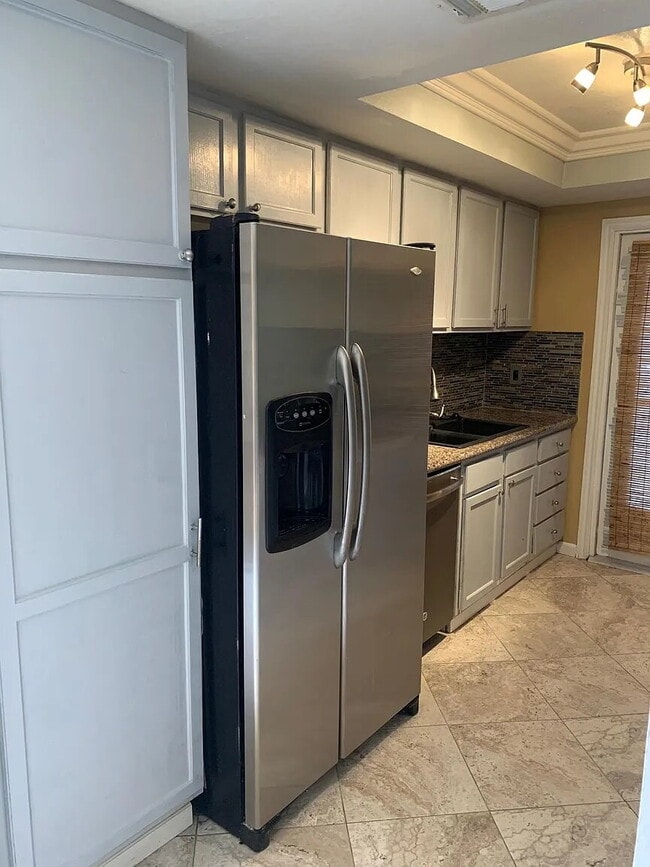 Photo - 400 N Sunrise Way