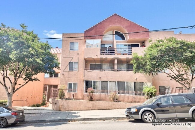 Building Photo - 918 W College St Rental