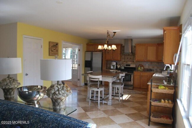 Photo - 203 Sunrise St