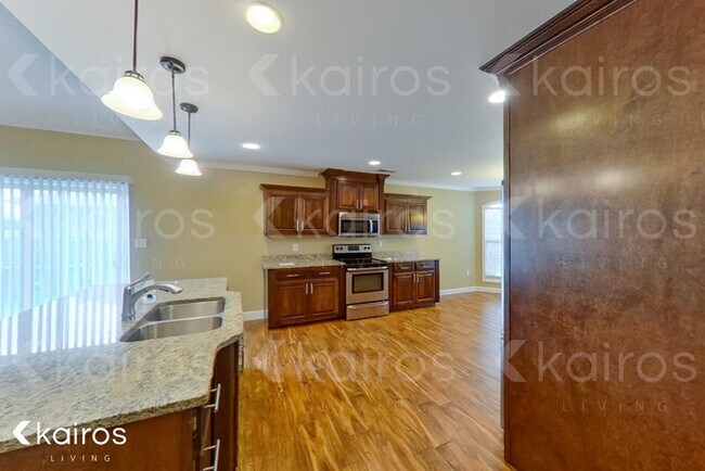 Photo - 100 Cottonwood Drive