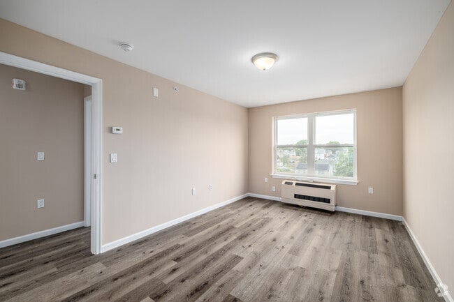 2BR, 2BA - 964SF - Primary Bedroom