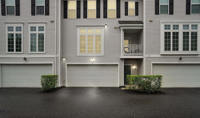 Building Photo - 3005 Meridian Cmns Rental