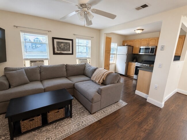 Building Photo - 3 K St Pl Unit 3