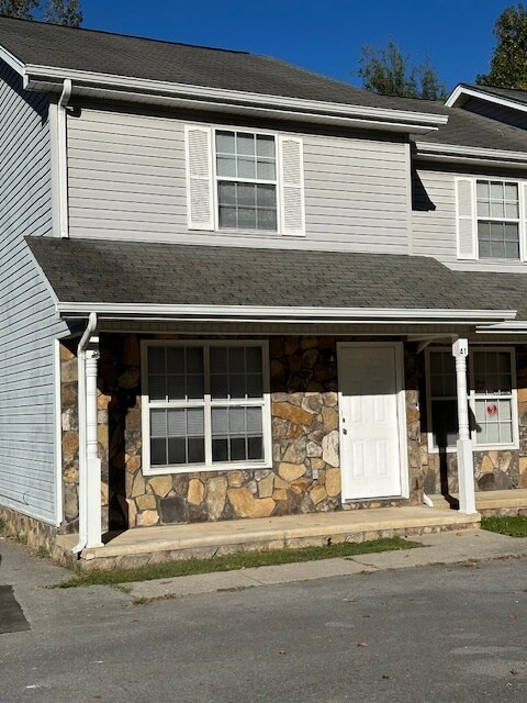 Photo - 5 Stratos Ln