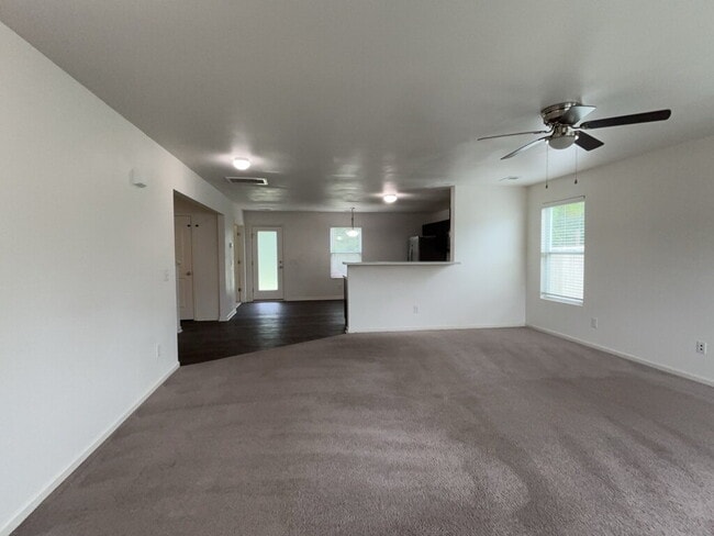 Photo - 114 Rockingham Way