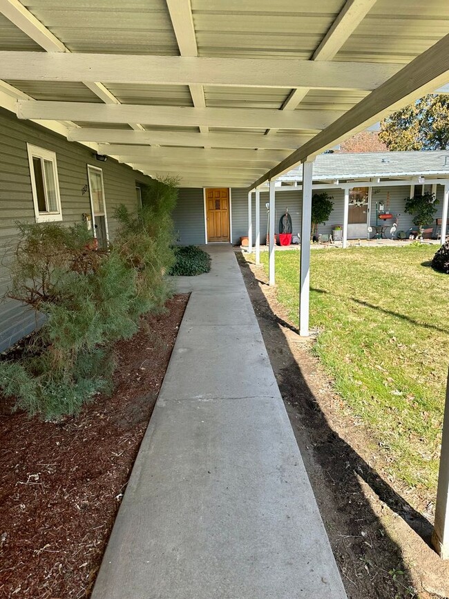 Photo - Hard to find 2 bdrm, 1.5 bath unit with water, sewer, and garbage. Onsite laundry and A/C!