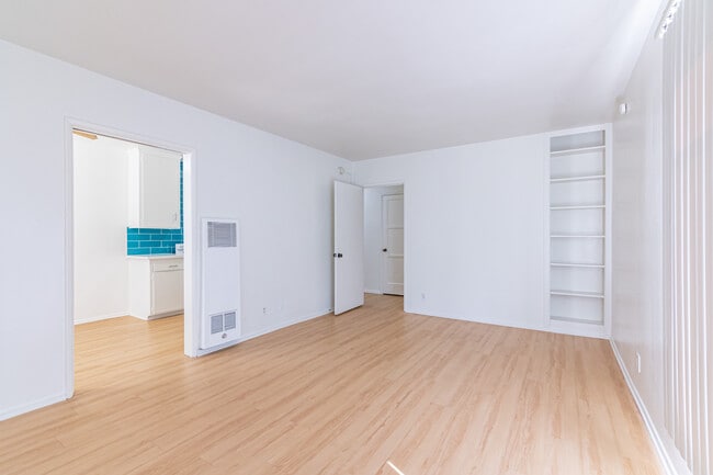 Gayley Manor Apartments