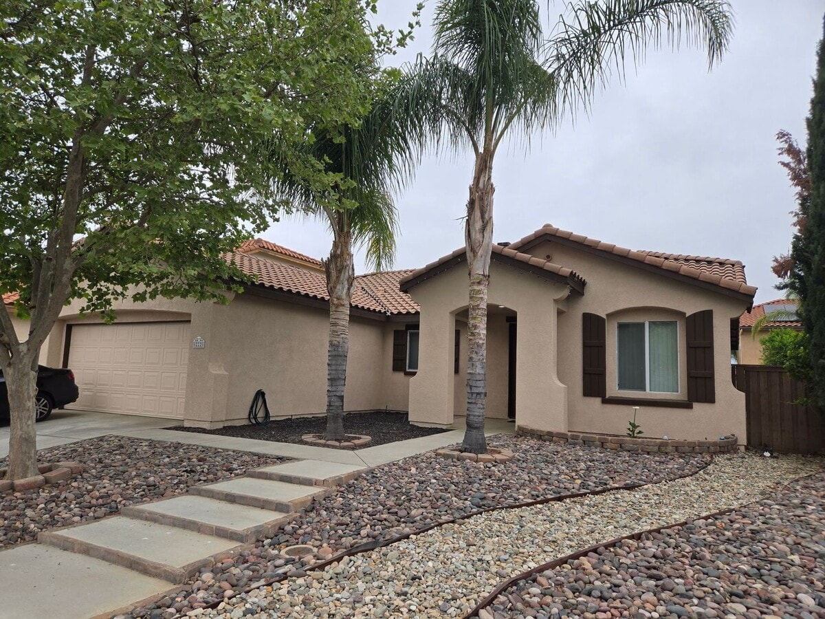 Photo - Three Bedroom Two Bath, plus an Office in Hemet!