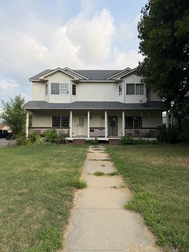 3906 Reservoir Blvd