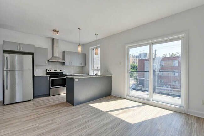 Photo - 6600 Av. de Darlington Unit 304