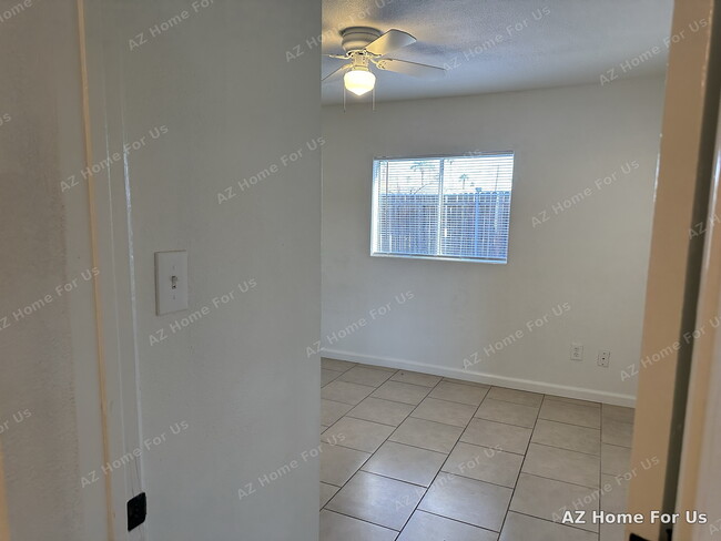 Photo - 2037 N 21st Pl
