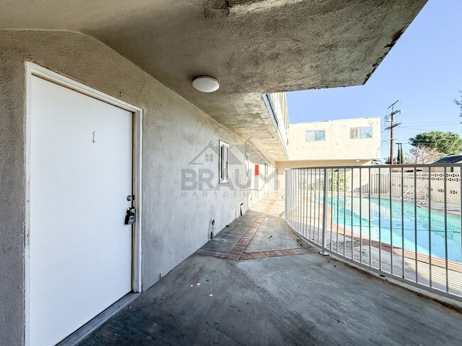Photo - 6336 Tujunga Ave Unidad 1