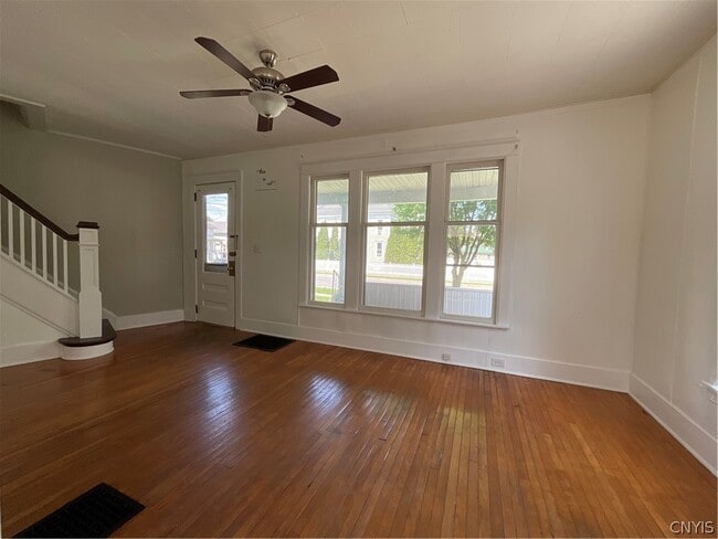 Photo - 700 Nellis St