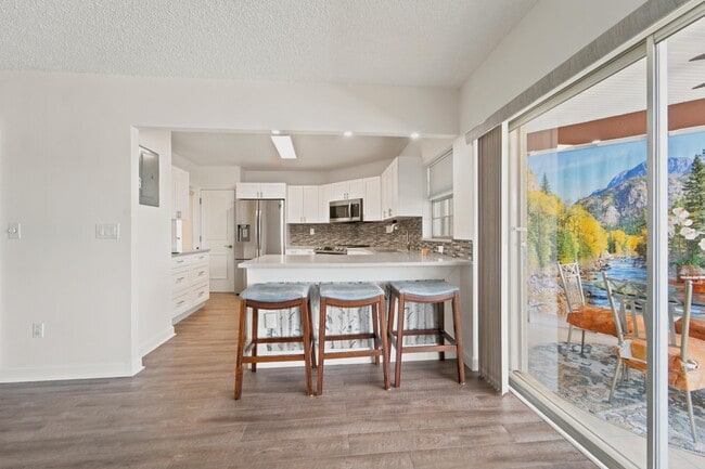 4 Greenway Dr Unit 203