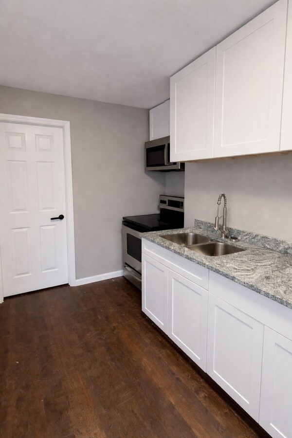 Photo - 2804 Long Way