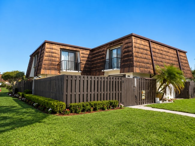 Building Photo - 2228 White Pine Cir
