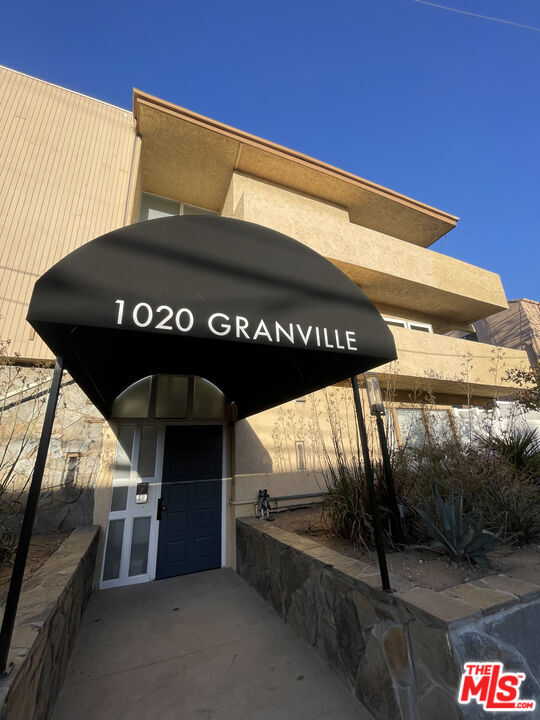 Building Photo - 1020 Granville Ave Unit 203 Rental