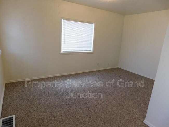 Photo - 957 Belford Ave