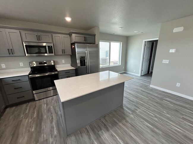 3920 Scorpio Dr SE