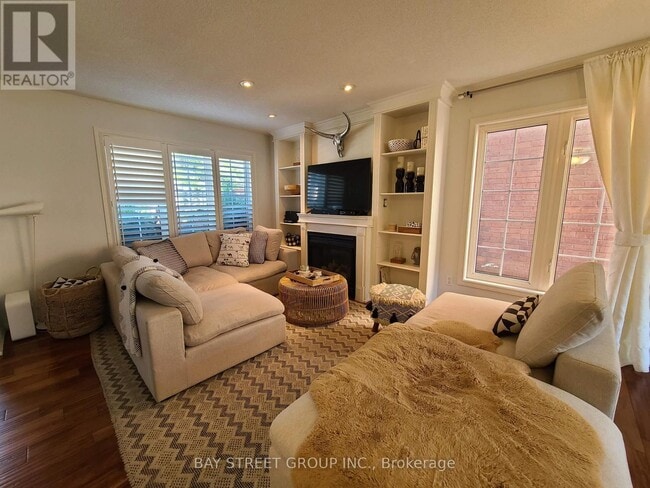 Photo - 5556 Thorn Ln