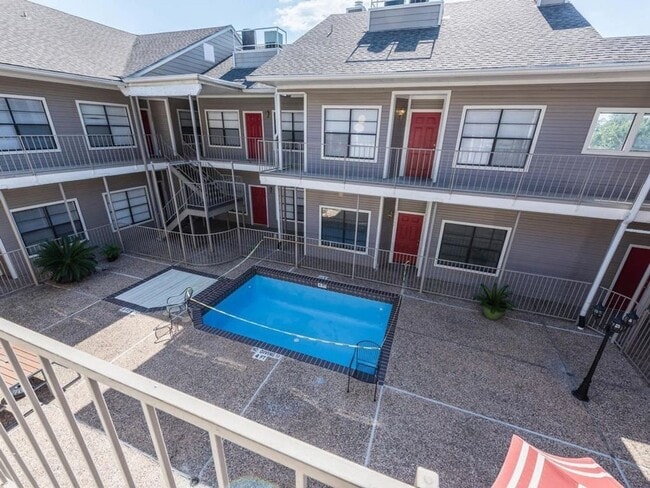 Building Photo - PRELEASE 8/15/2025 2 bed 2 bath Unit 107