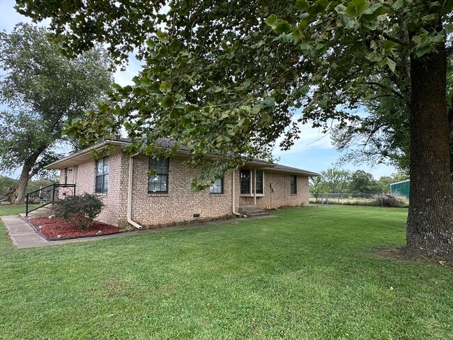 Photo - 27160 North 3990 Road