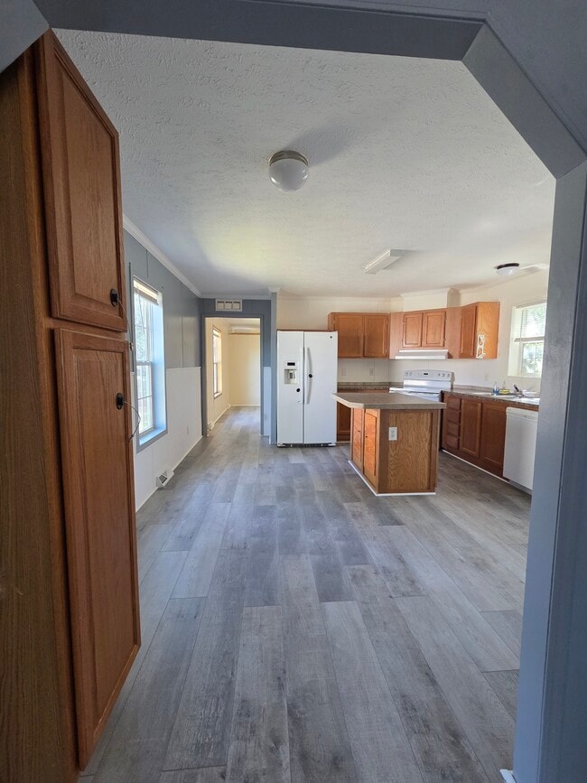 Photo - 1511 Mydland Rd