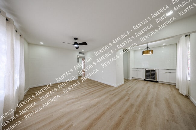 Photo - 2047 E Virginia Ave