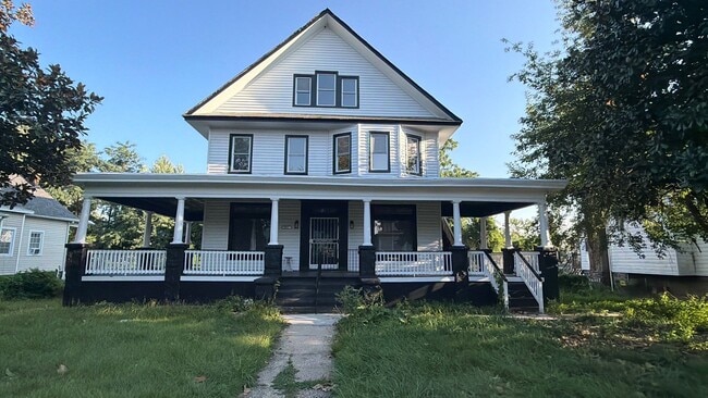 Building Photo - 3411 Duvall Ave Unit C