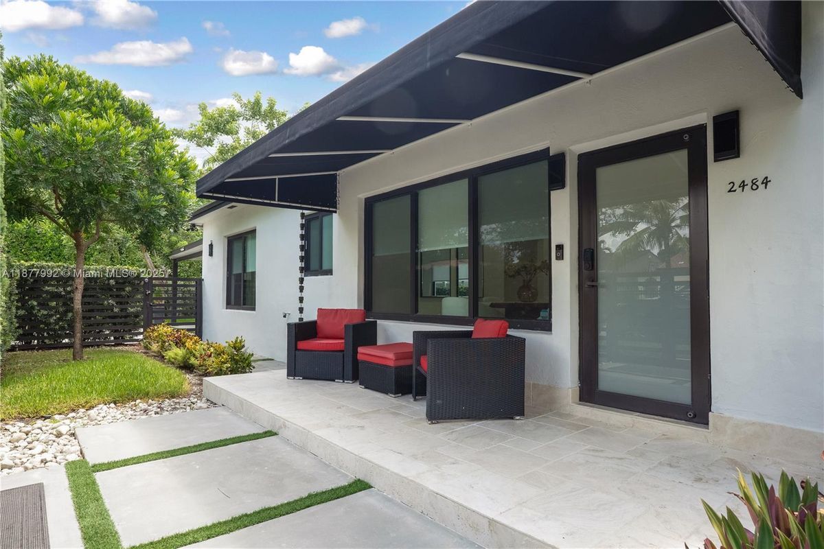 Photo - 2484 SW 25th St Casa