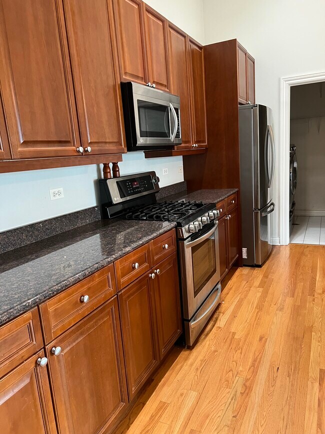 Photo - 930 W Cuyler Ave Unidad 3