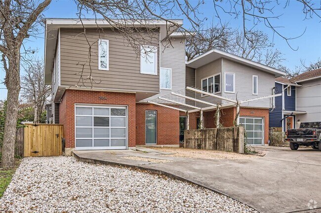 Building Photo - 2515 Durwood St Unit A Rental