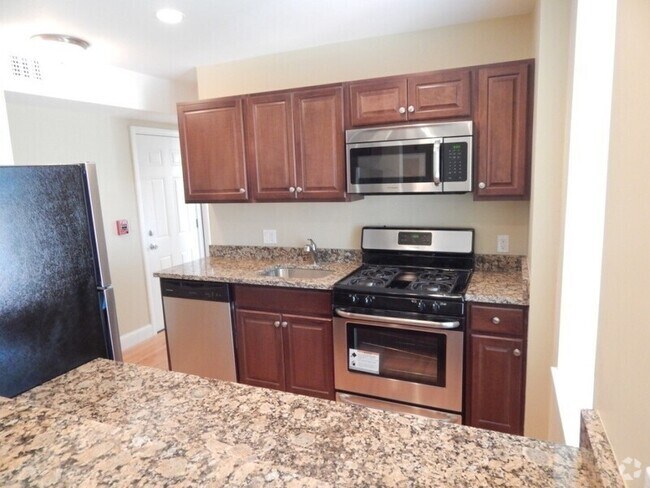 Building Photo - 28 Chelsea St Unit 3 Rental
