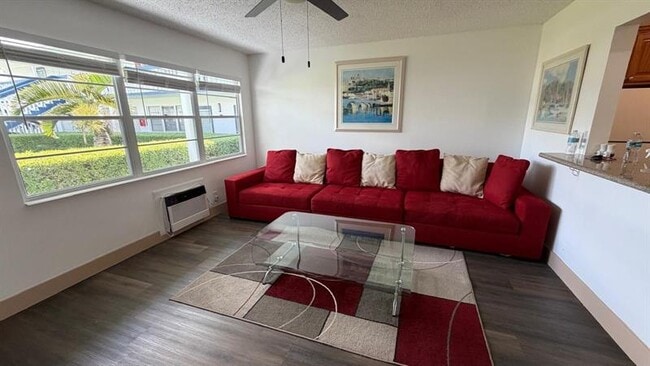 Photo - 102 Westbury E Unidad 102