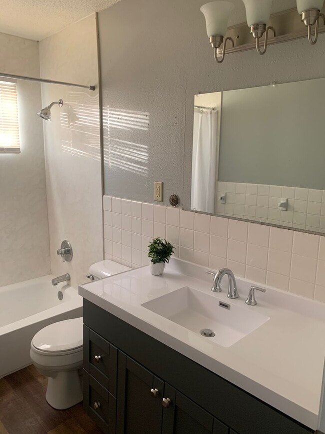 Photo - Stunning 3 Bedroom 2 Bathroom Townhome in Robbinsdale!