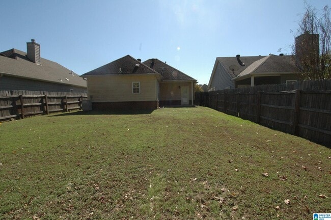 Photo - 108 Holland Trail