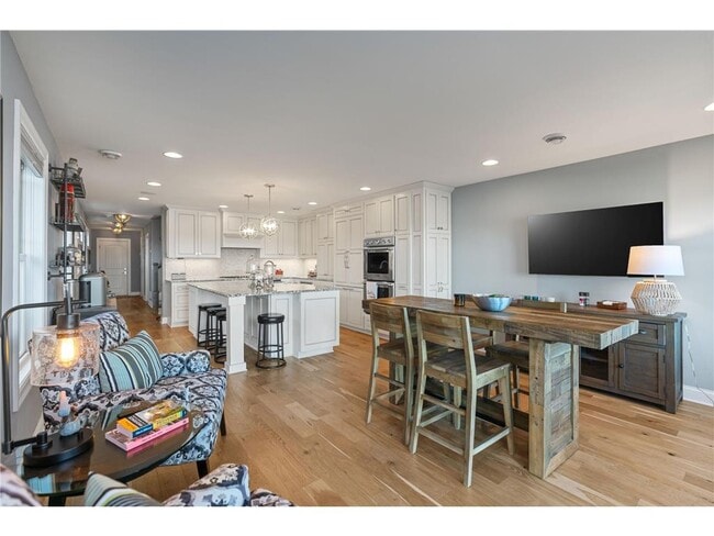 4018 Sunset Dr