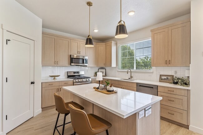 Photo - 1175 N Meridian Ln