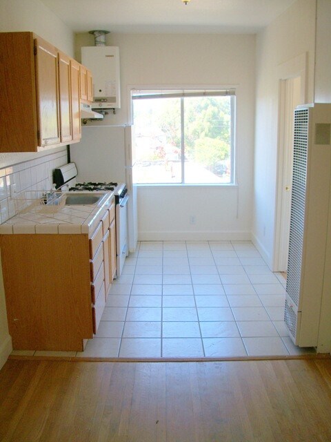 Newly Remodeled corner unit small 2-bedroo... - Newly Remodeled corner unit small 2-bedroo... Apartamento Unidad 68