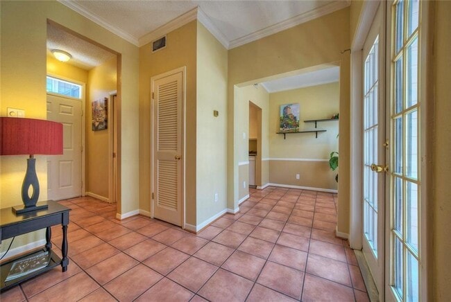 Photo - 711 W 21st St Unit 205