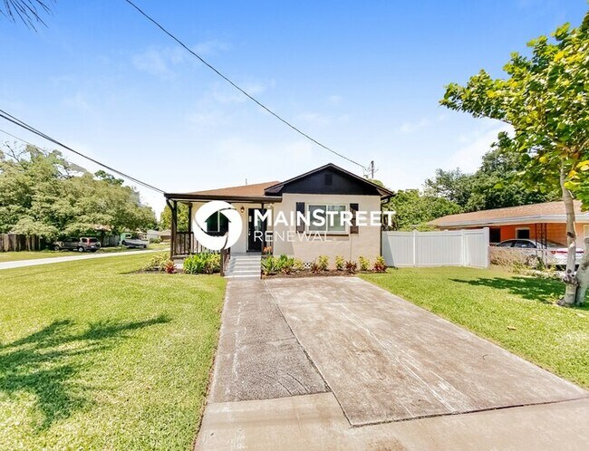 Building Photo - 3 Bedroom Pet-Friendly Home in Tampa, FL w...