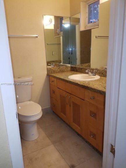 Building Photo - 2500 NE 193rd St Unit 03 Rental