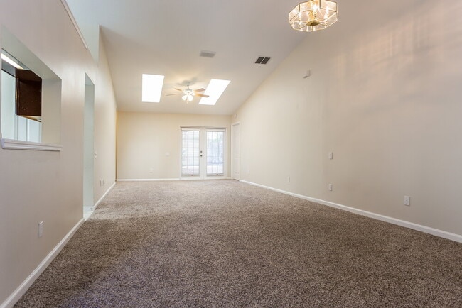 Photo - 354 Hanging Moss Cir